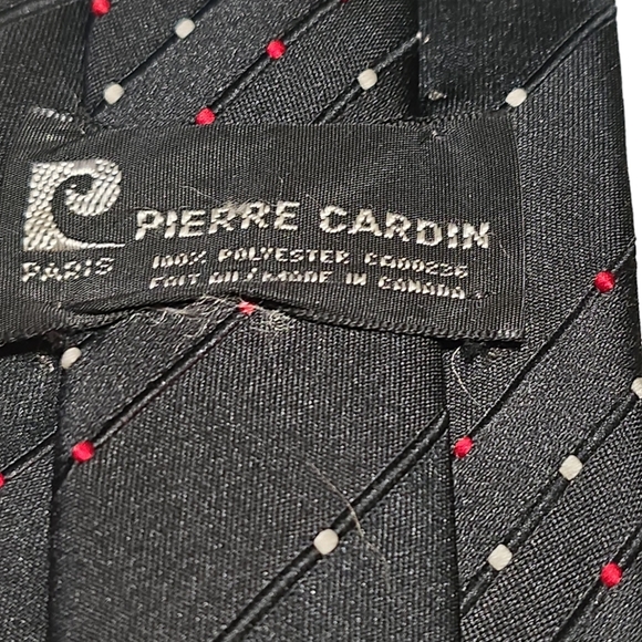 Vintage Pierre Cardin Paris 100% Polyester Necktie EUC SMOKE FREE PET FREE - Picture 3 of 3